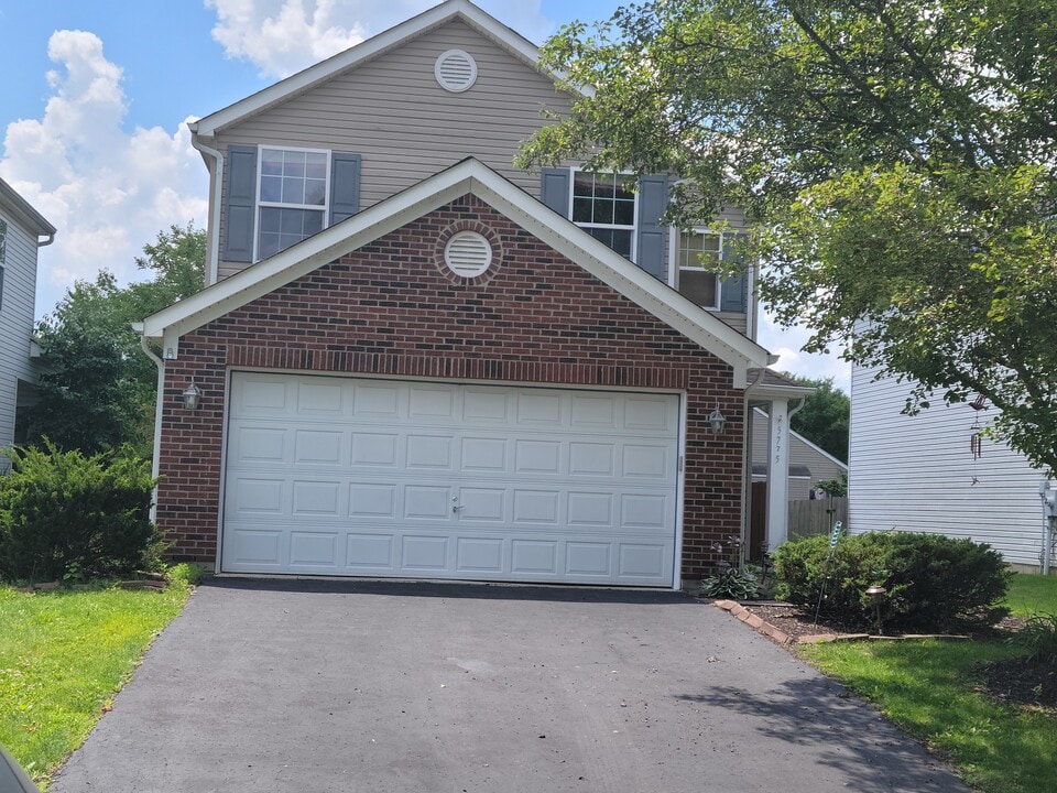 5775 Coldcreek Dr in Hilliard, OH - Building Photo