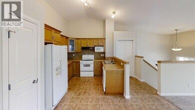 9061-9131 131 Ave in Grande Prairie, AB - Building Photo - Building Photo