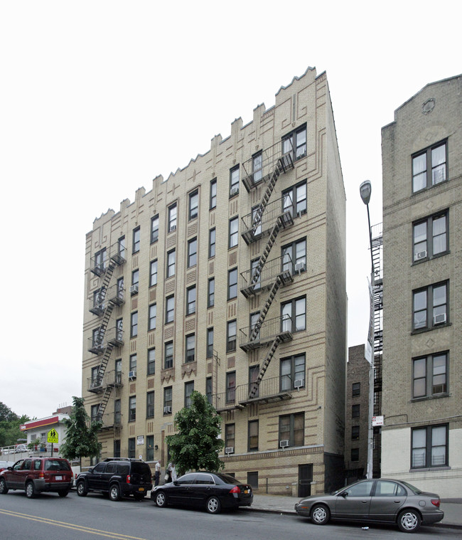 639-641 W 204th St in New York, NY - Foto de edificio - Building Photo