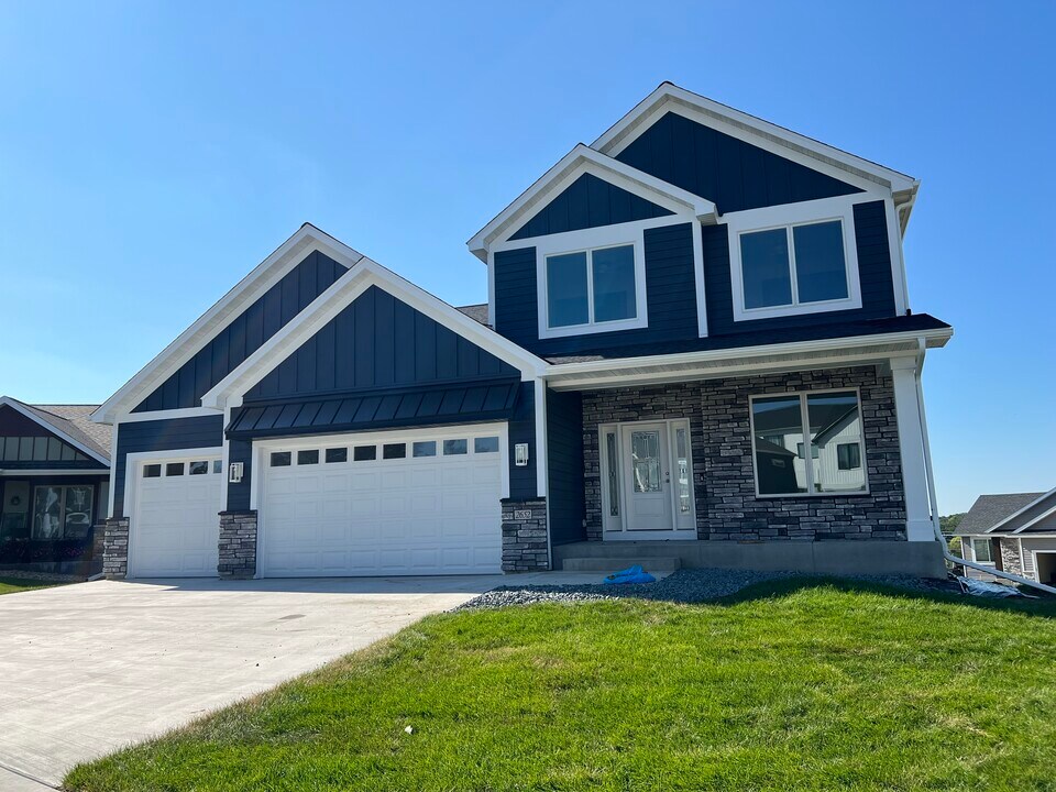 2652 Century Pine Ln NE in Rochester, MN - Foto de edificio