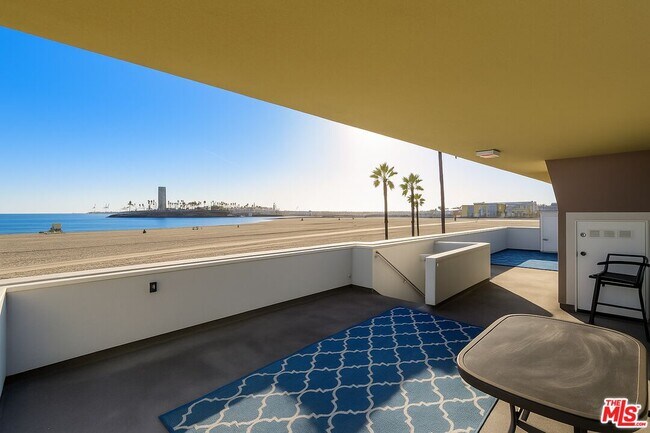 26 S 5th Pl in Long Beach, CA - Building Photo - Building Photo