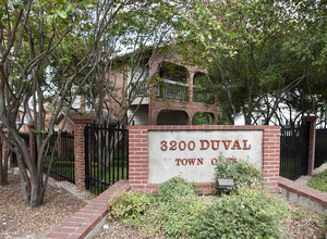 3200 Duval St in Austin, TX - Foto de edificio - Building Photo