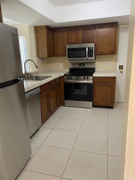 3340 Beau Rivage Dr in Pompano Beach, FL - Building Photo