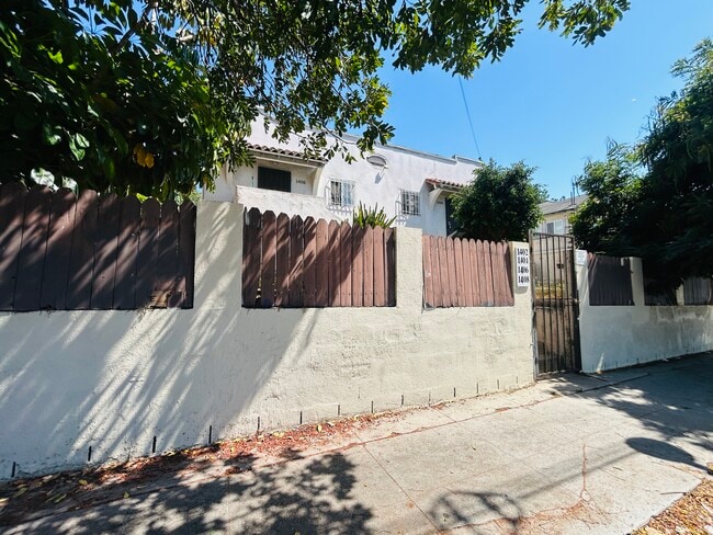 1404 Echo Park Ave, Unit 1404 in Los Angeles, CA - Building Photo - Building Photo