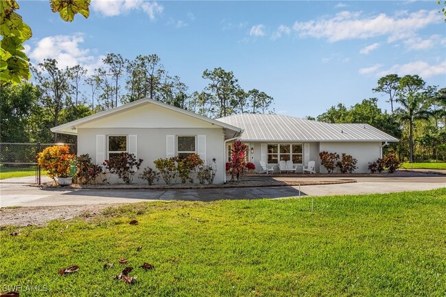 2950 Coach House Ln in Naples, FL - Building Photo - Building Photo