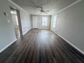 423 Broussard Ln in Lake Charles, LA - Building Photo - Building Photo