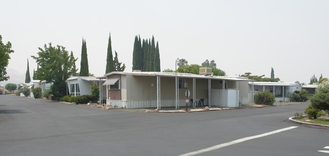 Chateau Mobile Home Park in Antioch, CA - Foto de edificio - Building Photo