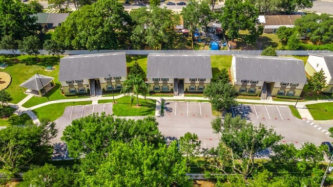 Dean Woods Place in Orlando, FL - Building Photo - Building Photo