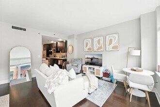 1100 Maxwell Ln in Hoboken, NJ - Building Photo - Building Photo