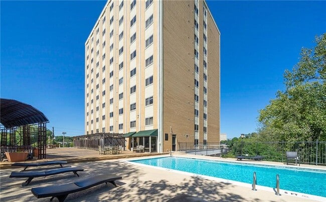 property at 2285 Peachtree Rd NE