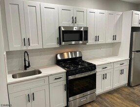 554 W Broad St in Westfield, NJ - Building Photo - Building Photo