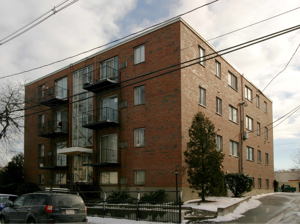 Crescent Apartments in Chelsea, MA - Building Photo