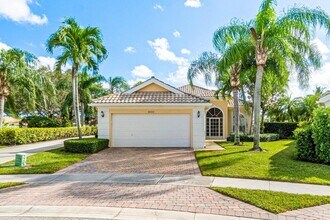 8222 Dominica Pl in Wellington, FL - Building Photo - Building Photo