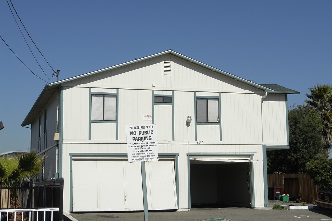 637 Shepherd Ave in Hayward, CA - Foto de edificio