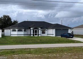 2842 NW 5th Ave in Cape Coral, FL - Building Photo