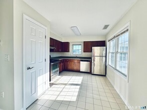 46 Fairgate Dr, Unit 0602 in Stamford, CT - Foto de edificio - Building Photo