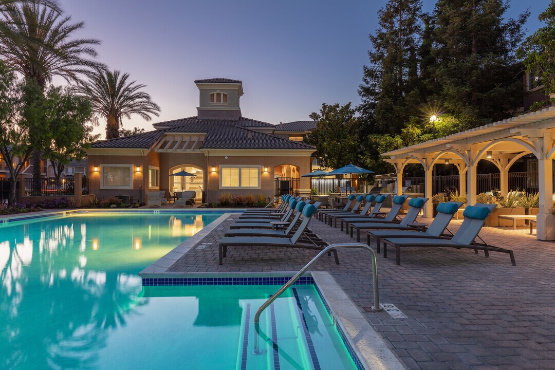 Avalon Willow Glen in San Jose, CA - Foto de edificio