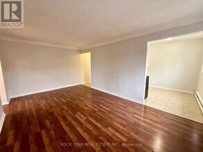 66 Mericourt Rd in Hamilton, ON - Building Photo - Building Photo