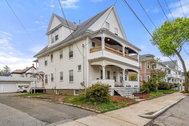34-36-36 Springdale St in Malden, MA - Building Photo - Building Photo