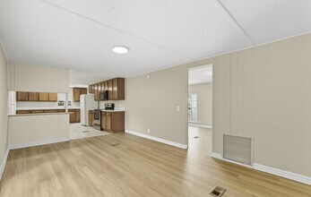 7623 Sunwood Dr in Jacksonville, FL - Foto de edificio - Building Photo