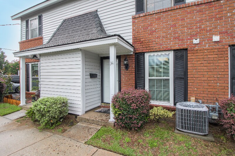 34 Knollwood Cir in Savannah, GA - Building Photo