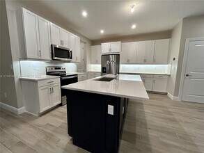 3542 NW Solange Ct in Jensen Beach, FL - Building Photo - Building Photo