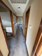 109 Cora Dr in Weston, MO - Foto de edificio - Building Photo