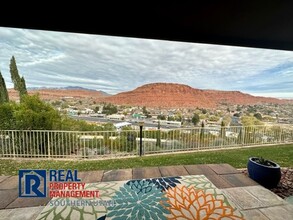 690 Ridge Rim Way in Saint George, UT - Building Photo - Building Photo