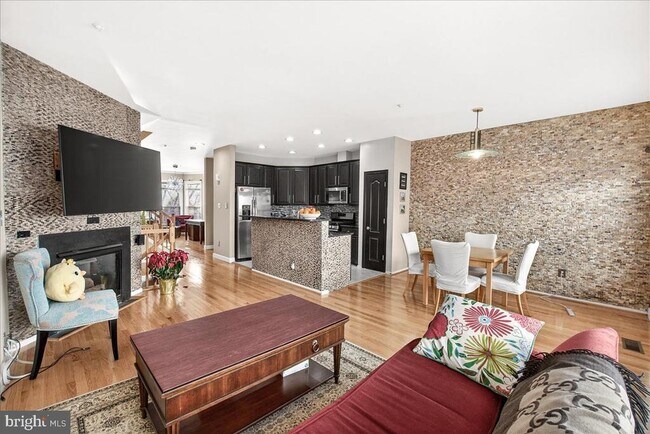 10229 Rutland Round Rd in Columbia, MD - Building Photo - Building Photo