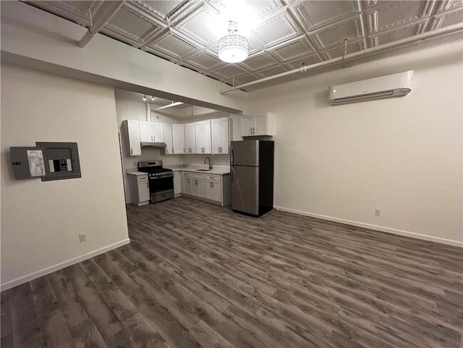 102 North St, Unit 4 in Middletown, NY - Building Photo - Building Photo