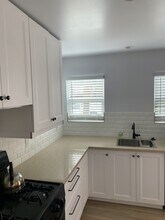 6071 Lexington Ave in Los Angeles, CA - Foto de edificio - Building Photo