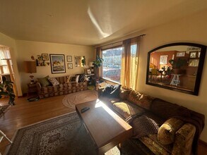 3012 S Herman St, Unit 3012 S Herman St in Milwaukee, WI - Foto de edificio - Building Photo