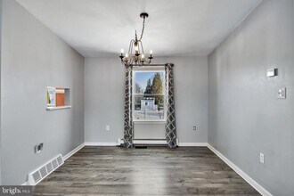 511 Madison Ave in Burlington, NJ - Building Photo - Building Photo