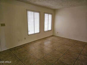 6557 S La Rosa Dr in Tempe, AZ - Building Photo - Building Photo