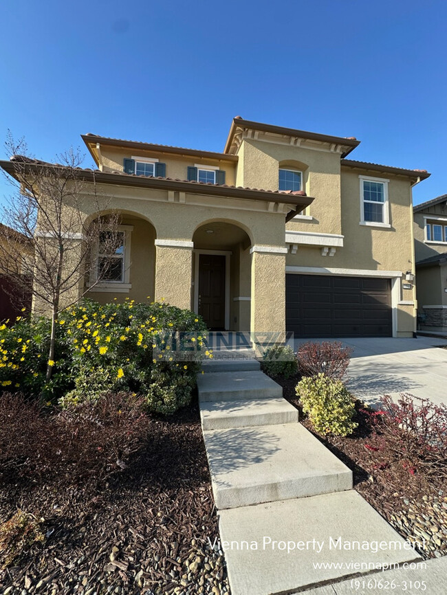 5355 Admiral Bend Way in Sacramento, CA - Building Photo - Building Photo