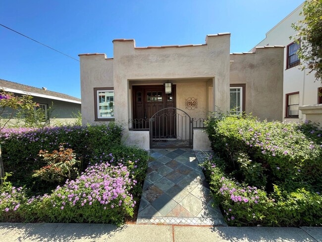 920-920 Poli St in Ventura, CA - Building Photo - Building Photo