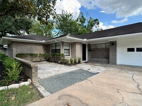 5139 Indigo St in Houston, TX - Foto de edificio - Building Photo