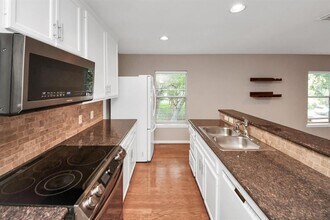 1021 Joe Annie St in Houston, TX - Building Photo - Building Photo
