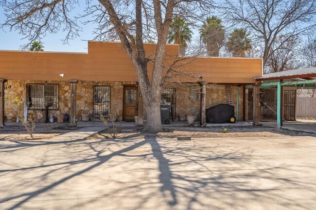 property at 908 W 2nd St