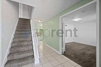 899 Monika Way in Las Vegas, NV - Foto de edificio - Building Photo