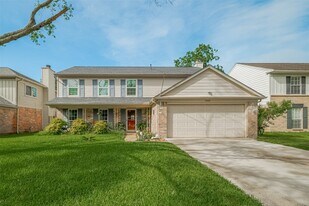 3426 Hidden Creek Dr in Sugar Land, TX - Building Photo