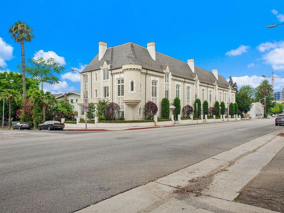 8262 Fountain Ave in West Hollywood, CA - Building Photo