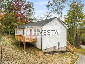 2506 Turnpike Rd in Horse Shoe, NC - Building Photo - Building Photo