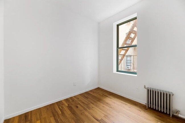 239 W 63rd St in New York, NY - Foto de edificio - Building Photo