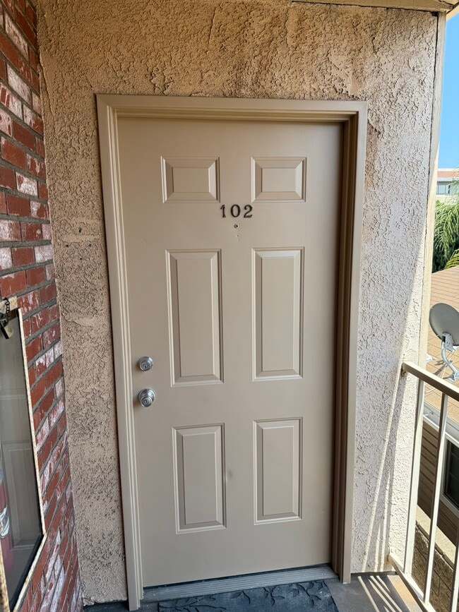 1011 San Rafael Ave, Unit 102 in Glendale, CA - Building Photo - Building Photo