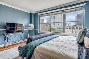 311 W Ashley St in Jacksonville, FL - Building Photo