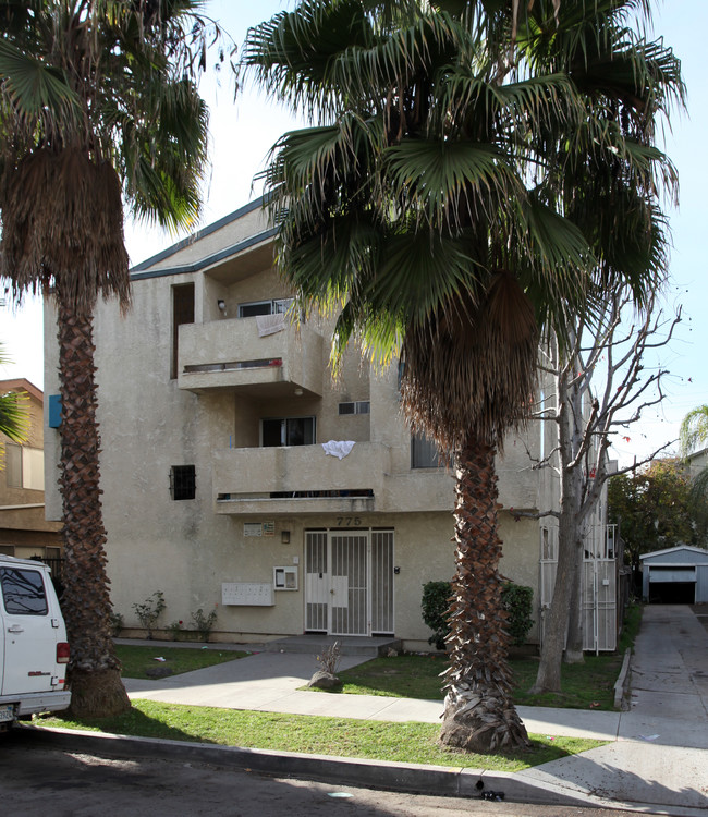 775 Rose Ave in Long Beach, CA - Foto de edificio - Building Photo