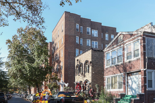 The DeNyce in Brooklyn, NY - Foto de edificio - Building Photo