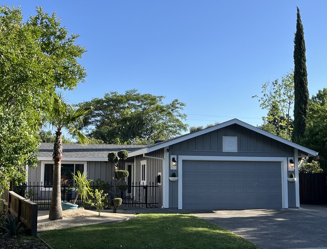 property at 154 Baxter Ave