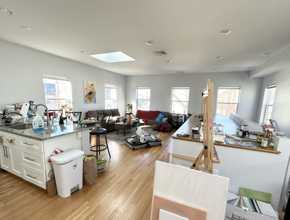 66 Burrell St, Unit 3 in Boston, MA - Building Photo